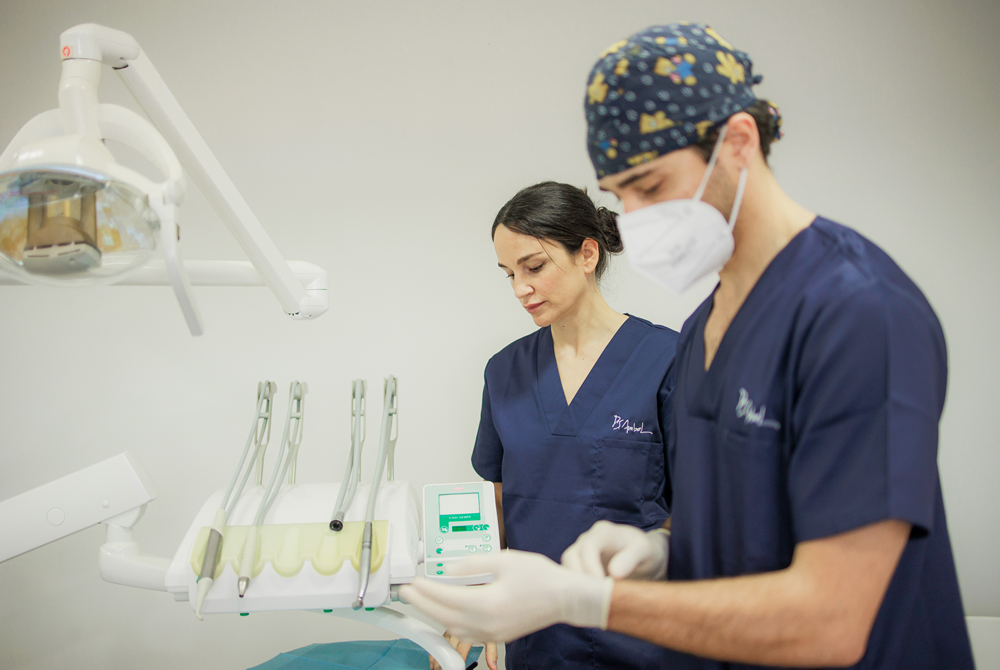Equipo de ortodoncia Doctores Ambel en Badajoz de los Doctores